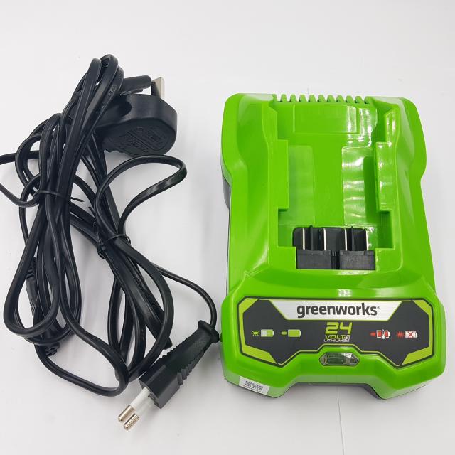 Akkumulátor töltő Greenworks G24C 24v gen 2