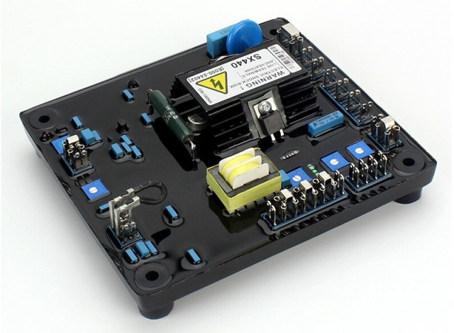 AVR Háromfázisú generátor modell SX440