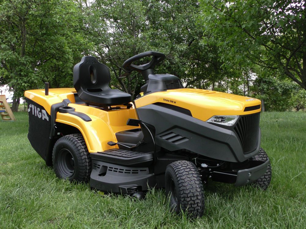 STIGA ESTATE 598 W fűnyíró traktor 2 hengeres 586ccm 14,1Le 98cm hidrohajtású